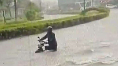 Hujan Guyur Sidoarjo Selama Tiga Jam, Banjir Rendam Sejumlah Desa di Kecamatan Waru 