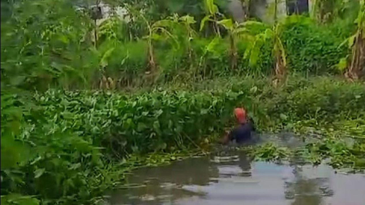Banjir Terjang Sidoarjo, Wilayah Kecamatan Sedati Dikepung Air
            - galeri foto