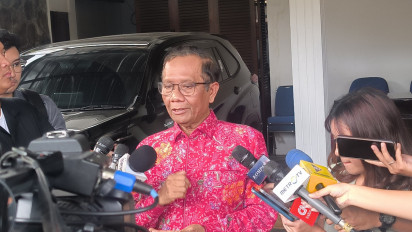 Diduga Membela Jokowi di Polemik Ijazah, Mahfud MD Bakal Dilaporkan ke Pengadilan