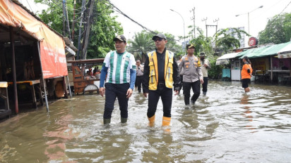 Plt Bupati Sidoarjo Sidak Banjir, akan Tertibkan Bangli di Sekitaran Sungai