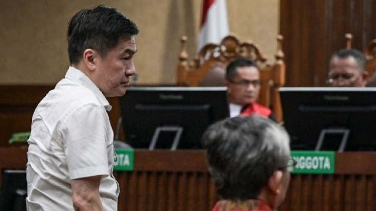 Eks Bos Antam Divonis 4 Tahun Penjara Buntut Korupsi Emas
            - galeri foto