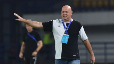 Demi Back to Back Juara Liga 1, Bojan Hodak Bertekad Bawa Persib Bandung Sapu Bersih Semua Laga Sisa dengan Kemenangan
