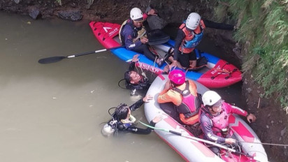 Remaja Ditemukan Tewas Usai Dua Hari Hilang Hanyut di Sungai Ciliwung