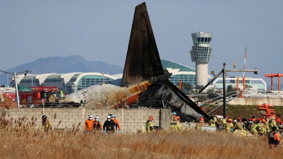 Detik-detik Pesawat Jeju Air Jatuh Tewaskan 120 Orang, Saksi Mata Sebut Sempat Lihat Kilatan Cahaya dan Suara Ledakan