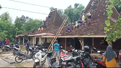 Dua Desa di Pati Disapu Angin Puting Beliung, Puluhan Rumah Warga Rusak