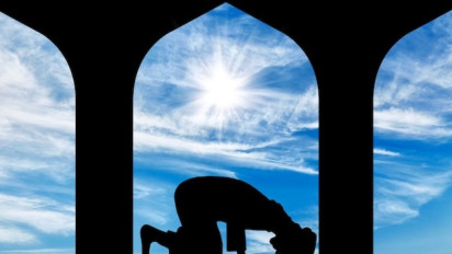 Shalat Tahajud Bukan di Jam 3 Pagi, Kata Ustaz Adi Hidayat Raih keistimewaannya di Waktu Mendekati ...