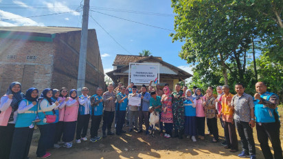 Berdayakan Peternak, PLN UIP3BS UPT Tanjung Karang Sumbangkan Hewan Ternak