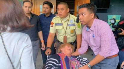 Terus Menangis saat Persidangan, Hakim Keluarkan Ibu Helena Lim dari Ruang Sidang, Hakim: Siapa yang Nangis-Nangis? Tolong Keluarkan