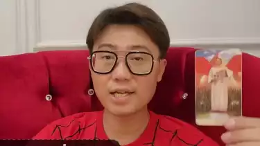 Ahli tarot Marcel Wen terawang kelanjutan hubungan Fuji dan Aisar Khaled