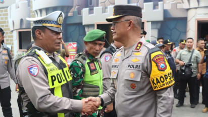 Lonjakan Penumpang Nataru di Terminal Purabaya, Kapolda Jatim Pastikan Pelayanan Lancar