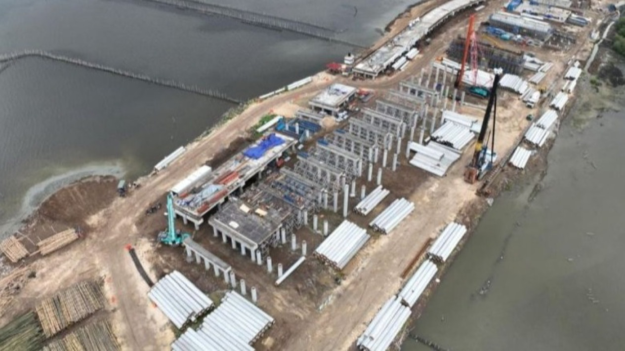 Progres Tol Semarang-Demak Baru 29,68 Persen, Menteri PU Ungkap Target Rampung Tetap 2027
            - galeri foto