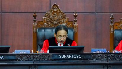 Dua Hakim MK Dissenting Opinion Atas Putusan Gugatan Ambang Batas Minimal Pencalonan Presiden dan Wakil