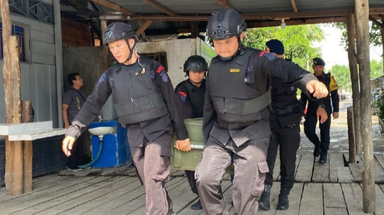 Pencari Besi Temukan Bom Peninggalan Zaman Penjajahan di Tanjungbalai Sumut, Begini Kronologinya
            - galeri foto