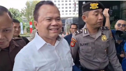 Eks Dirjen Imigrasi Ronny Sompie Penuhi Panggilan KPK Sebagai Saksi Terkait Kasus Hasto Kristiyanto