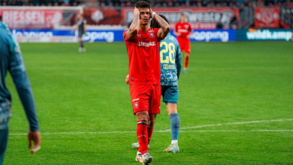 Media Ternama Belanda Langsung Prediksi Masa Depan Suram untuk Mees Hilgers usai Alami Cedera ACL