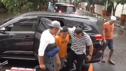 Polisi Ringkus Pelaku Pembuangan Bayi dalam Kardus di Kebun Sumedang