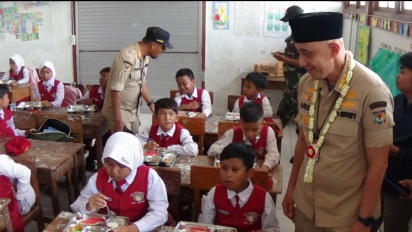 Makan Bergizi Gratis, Siswa Tak Lagi Bawa Bekal dan Jajan Di Luar Sekolah
