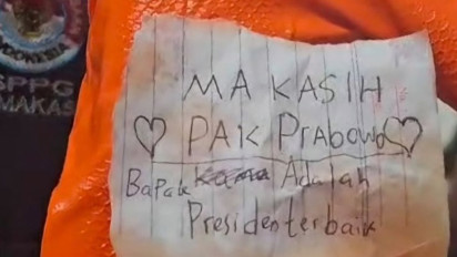 Prabowo Dapat Surat Cinta dari Siswa SD pada Hari Pertama Pelaksanaan Makan Bergizi Gratis