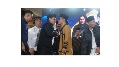 Charly, Ipang Wahid, Hingga Helmy Faishal Zaini Kunjungi Ponpes Ora Aji Sampaikan Dukungan Gus Miftah