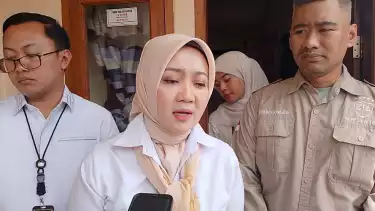 Anggota Komisi VII DPR RI, Atalia Praratya di kediaman korban, Rabu (08/01/2025).