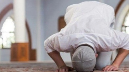 Pesan Ustaz Khalid Basalamah: Jangan Doa Banyak Tapi Shalat Buru-buru!