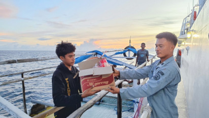 KN. Ular Laut-405 Bakamla RI Selamatkan Kapal Terombang Ambing di Laut Flores
