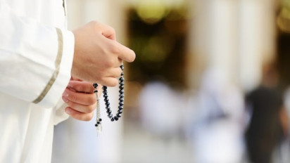 Mulai Saat Ini Dzikir di Waktu yang Dianjurkan Ustaz Adi Hidayat, Bisa Mengabulkan Doa dengan Cepat Hingga Diampuni...