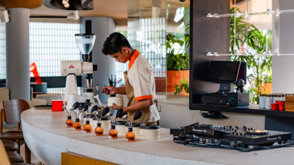 Destinasi Hangout Ala "Holywings" Hadir di Kelapa Gading, Dijamin Seru dan Menyenangkan