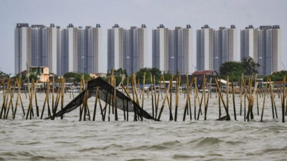 KLHK Terjunkan Tim untuk Selidiki Pagar Laut Misterius 30 Km di Tangerang