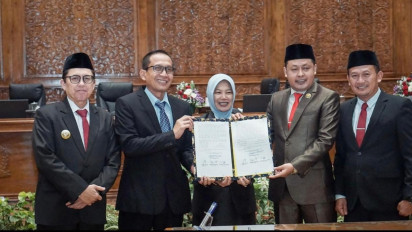 KPU dan DPRD Tetapkan Wahono - Nurul Jadi Bupati dan Wakil Bupati Terpilih Kabupaten Bojonegoro periode 2025-2030