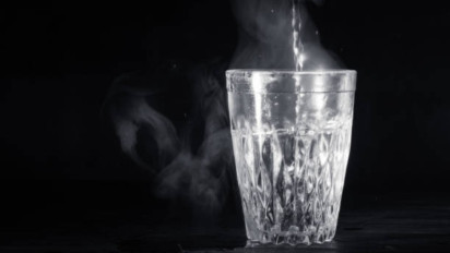 Emang Apa Hukumnya Minta Air Doa ke Ustaz? Ustaz Khalid Basalamah Justru Beri Peringatan Tegas: Ciri-ciri Sihir...