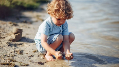 Jangan Remehkan Surat Pendek Ini, Kata Syekh Ali Jaber Doakan dan Bisikan ke Telinga Anak Insyaallah Berubah Nurut