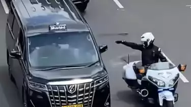 Petugas Patwal Mobil RI 36 Disebut Tunjuk-Tunjuk Sopir Taksi