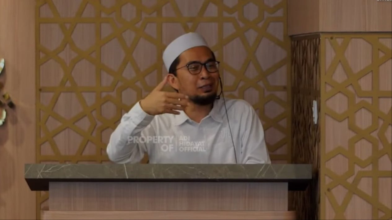 Amalan Tersingkat yang Gugurkan Dosa, Kata Ustaz Adi Hidayat Sangat Mudah Dilakukan
            - galeri foto