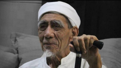 Dalam Mimpinya Mbah Moen Didatangi Rasulullah SAW, Titip Dzurriyahnya Mondok di Rembang, Begini Kisahnya