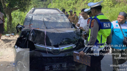 Mobil Hilang Kendali di Jalan Raya Muaradua-Simpang, Hantam Rumah Warga di Pelita Jaya
