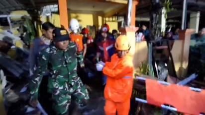 5 Rumah Tiban Koperasi Batam Tertimpa Longsor