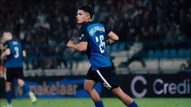 Pemain keturunan Timnas Indonesia, Ragnar Oratmangoen saat membela FCV Dender