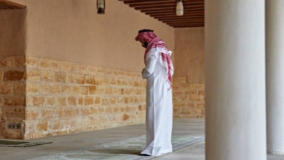 Saat Shalat Surat Al Fatihah Dibaca dengan Bismillah atau Tidak? Buya Yahya Jelaskan Bahwa Mazhab Syafi’i Itu…