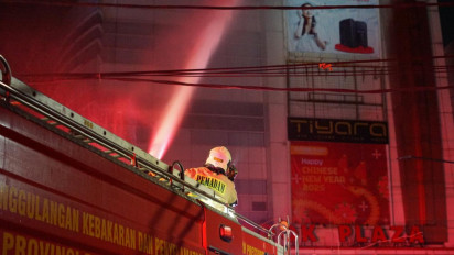 Petugas Masih Cari Wanita yang Hilang saat Kebakaran Terjadi di Glodok Plaza, Petugas: Dia Kasir Diskotik