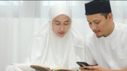 Nasihat Rumah Tangga, Ustaz Khalid Basalamah: Suami Akan Bahagia Jika…