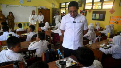 Siswa Sukoharjo Keracunan Makan Bergizi Gratis Diduga Akibat Ayam Tak Matang, Istana Merespons