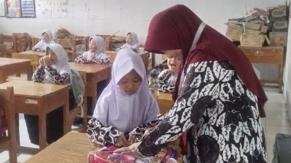 Bocah 8 Tahun yang Disekap Ibunya di Brebes, Akhirnya Bisa Bersekolah dan Direhabilitasi Akibat Trauma