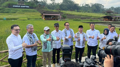 Menko PM Tekankan Pentingnya Sinergi dalam Pemberdayaan Masyarakat saat Kunjungi Desa Ketapanrame Trawas, Mojokerto