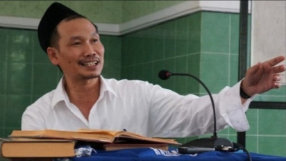 Kisah Perdebatan Imam Syafi'i Terus Dicecar tentang Doa Qunut dalam Shalat Subuh, Diceritakan Gus Baha