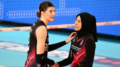 Megawati Hangestri dan Vanja Bukilic Tertangkap Kamera Saling Curhat Seusai Pertandingan, Fans Sebut itu Gara-gara...