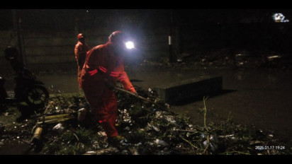 Gara-gara Sampah, Pemukiman di Jember Banjir