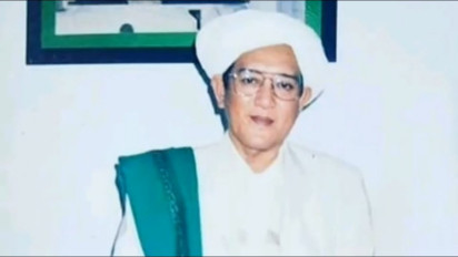 Kisah Karomah Abah Guru Sekumpul, Cuma Ayunkan Pohon Pisang Seketika Hujan Lebat Turun Membasahi Daratan