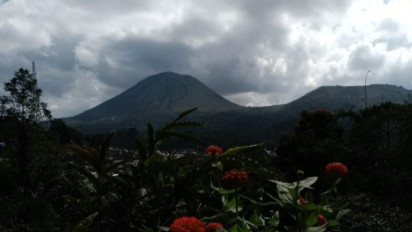 Dua Gunung di Sulawesi Utara, Gunung Lokon dan Gunung Awu Berstatus Siaga