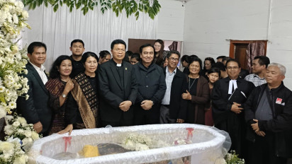 Ibu dari Ephorus HKBP Ompui Meninggal Dunia, Ketum PSBI Effendi MS Simbolon Melayat ke Rumah Duka